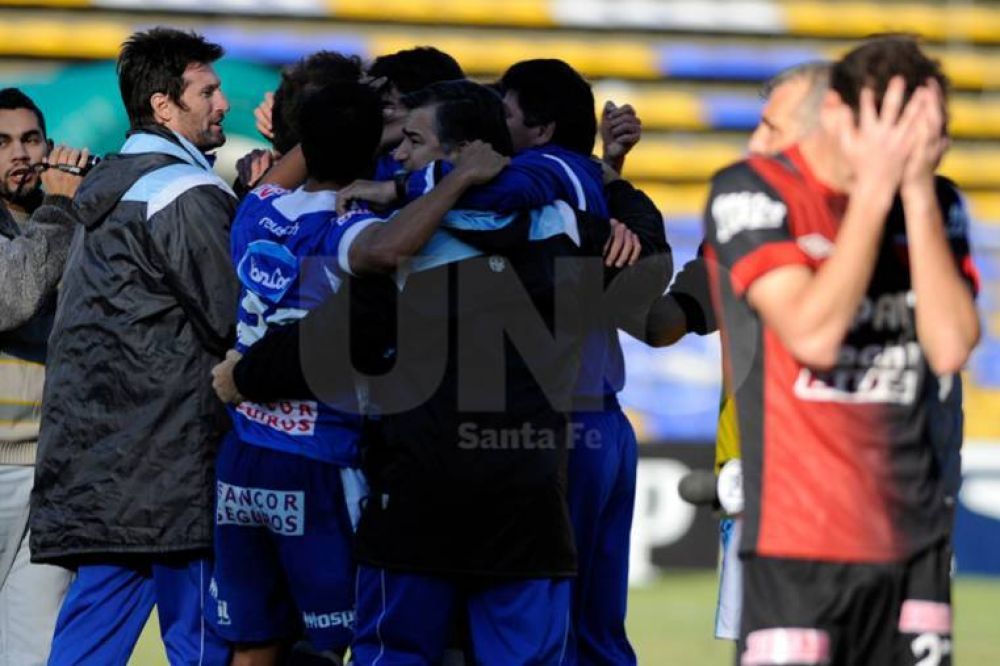 Dolor infinito: Col�n descendi� a la B Nacional tras 19 a�os en primera