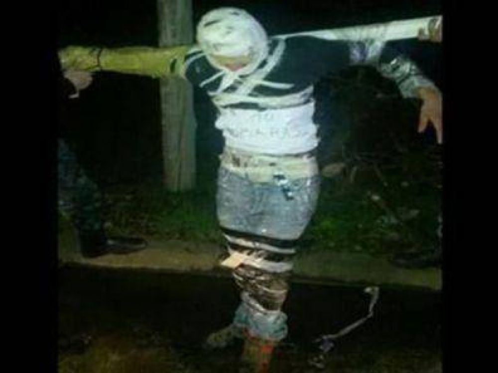 Ordenaron la detenci�n de doce polic�as