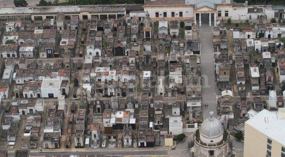 Notifican a 6500 deudores del Cementerio Municipal