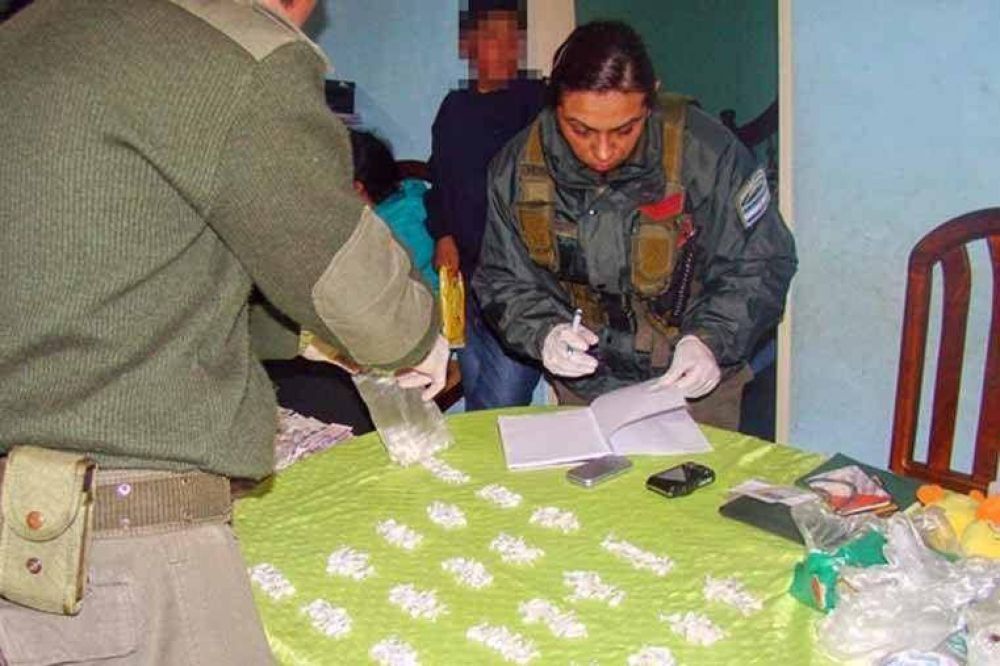 Gendarmer�a secuestr� cerca de 5 kilos de coca�na y detuvo 6 personas en Concordia