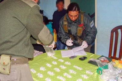 Gendarmer�a secuestr� cerca de 5 kilos de coca�na y detuvo 6 personas en Concordia