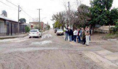 B� La Quilmes: recorrida de funcionarios y vecinos
