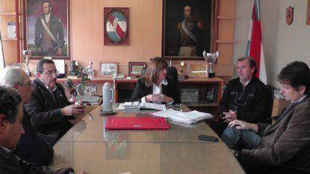 Se buscar� solucionar problema de desag�e de Club Rivadavia
