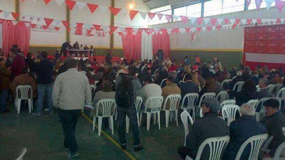 El Congreso de la UCR entrerriana aprob� la conformaci�n de UNEN