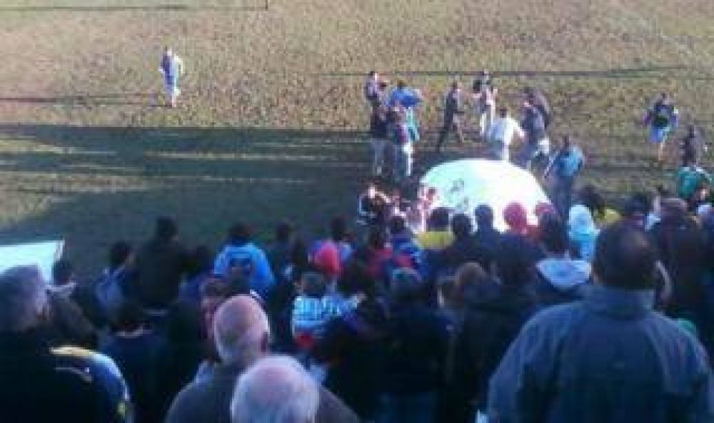 Batalla campal en partido del ascenso en General Rodr�guez