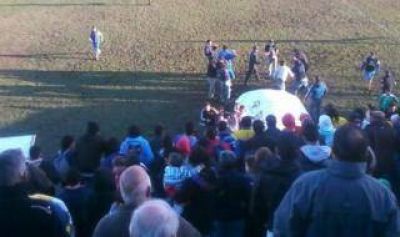 Batalla campal en partido del ascenso en General Rodr�guez