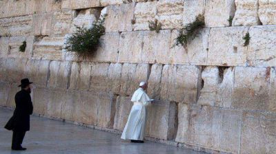 El Papa visit� el Muro de los Lamentos y el cementerio de las v�ctimas del Holocausto