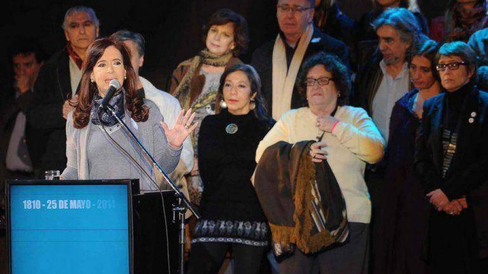 La Presidente record� a N�stor Kirchner y dijo que no le 