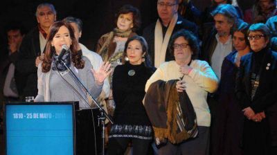 La Presidente record� a N�stor Kirchner y dijo que no le 