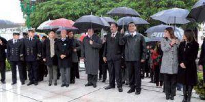 De Vido presidi� la celebracion por la fecha patria en el M�stil Municipal