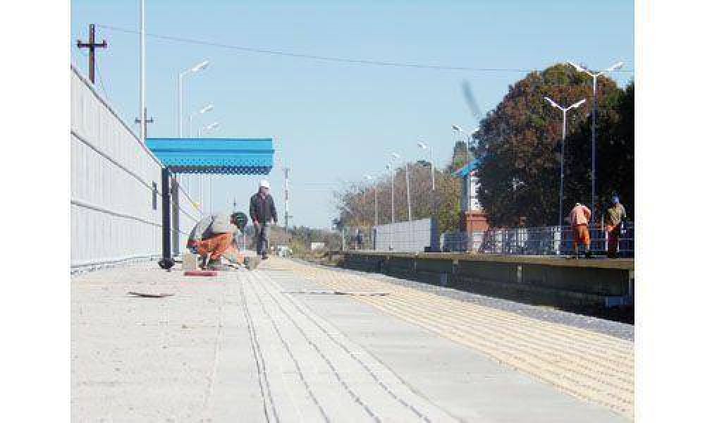 Despu�s de 20 a�os, regresa el tren a la estaci�n de Manzanares