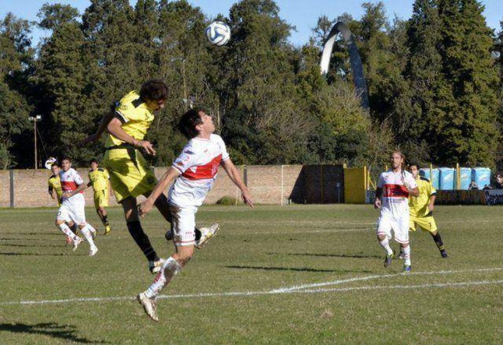 Flandria se despidi� de la categor�a con un empate