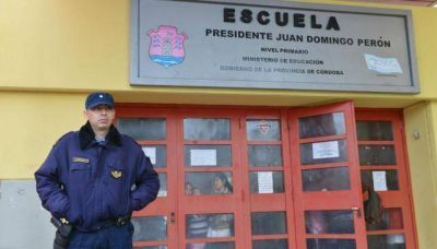 Se duplic� la custodia policial en las escuelas de la ciudad de C�rdoba