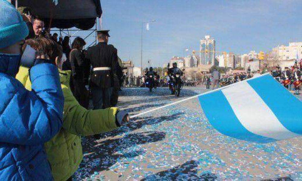 De la Sota encabez� actos por el 25 de Mayo y convoc� a �una Patria feliz�