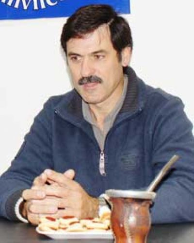 'Hay muchos canales que vuelcan a las calles y si la Municipalidad recorre los campos, los ver�' 