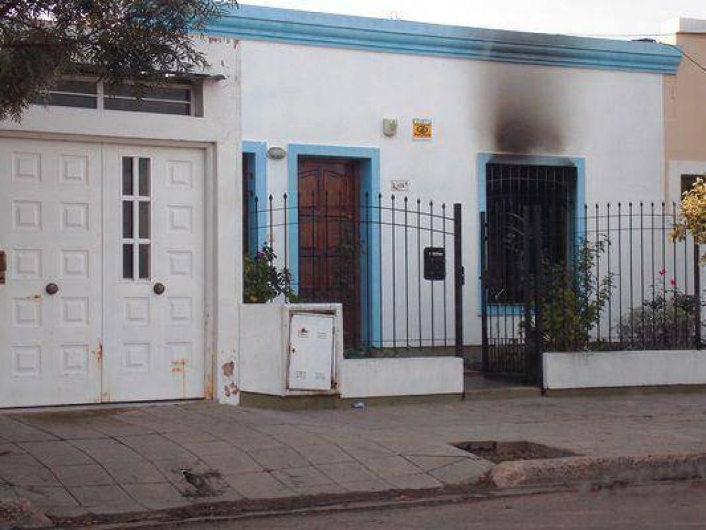 Un detenido por intentar prender fuego una casa