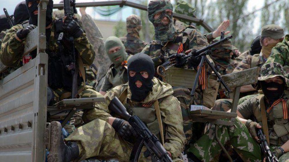 Ucrania: prorrusos tomaron a la fuerza el aeropuerto de Donetsk