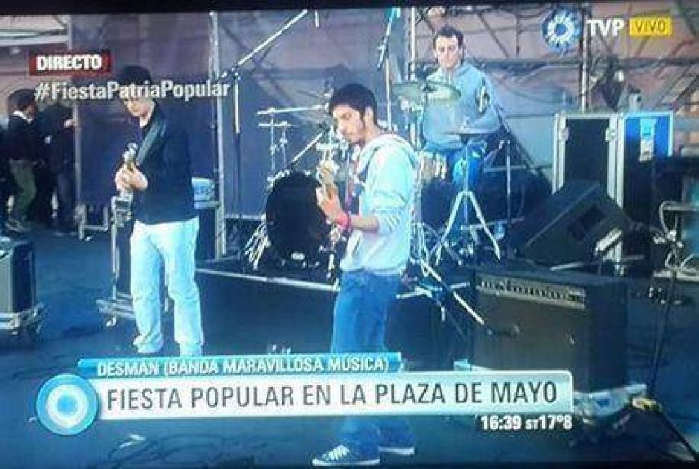 El grupo olavarriense Desm�n particip� de los festejos en Plaza de Mayo