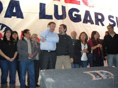 El gobernador asegur� que Bariloche acepta la c�rcel federal o no tendr� nuevo penal