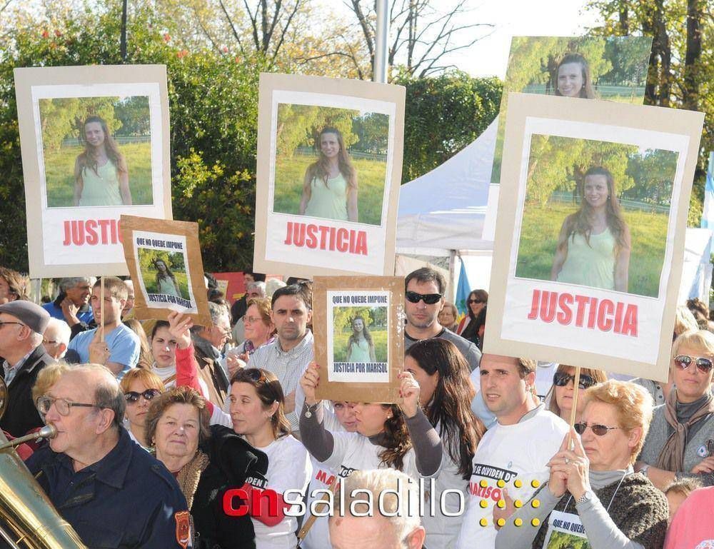 El pedido de justicia por Marisol form� parte de la conmemoraci�n del 25 de Mayo