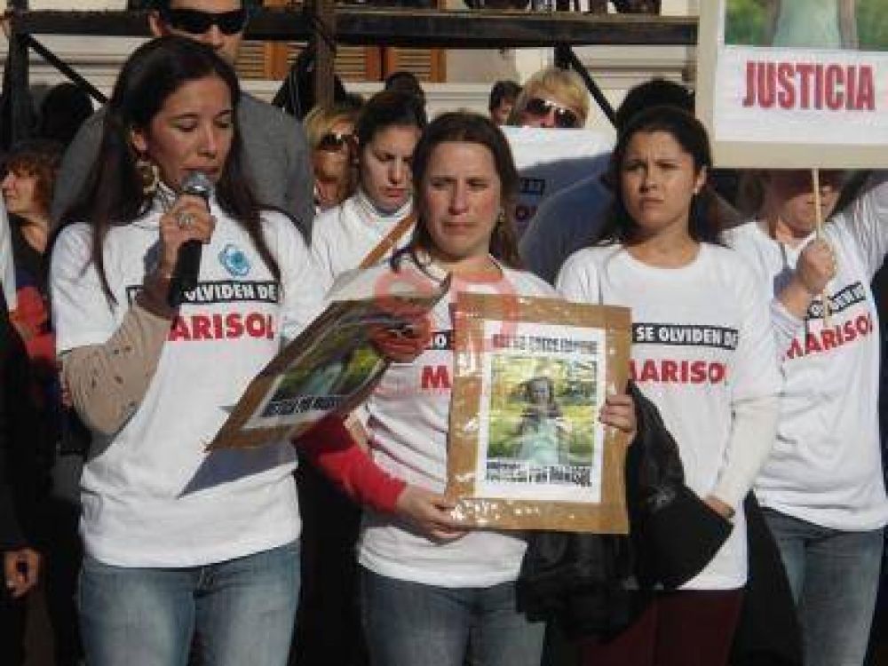 UN 25 DE MAYO DIF�CIL Y TRISTE