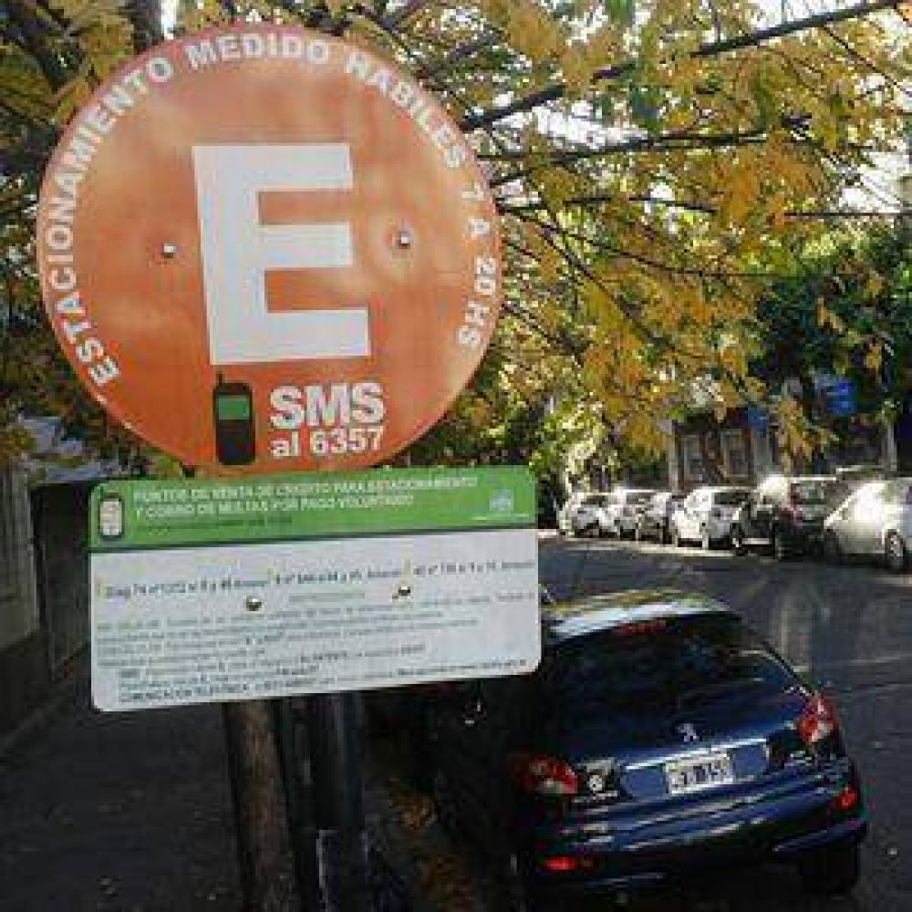 El oscuro negocio del estacionamiento medido en La Plata