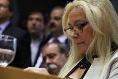 �G�mez Bull se burla del pueblo de Santa Cruz�