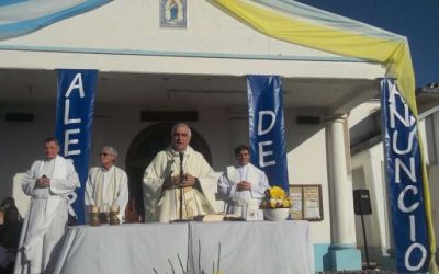 Numerosos fieles honraron a Mar�a Auxiliadora