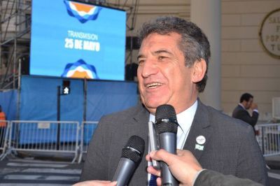 Urribarri: �Quien suceda a Cristina, debe garantizar no hacer borr�n y cuenta nueva�