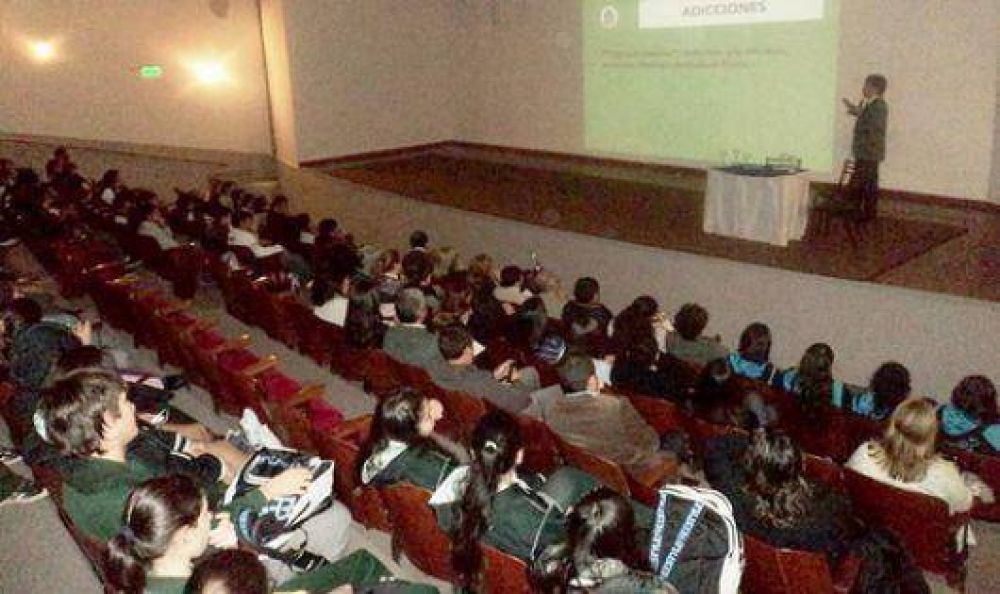 Presentaron el programa provincial de adicciones