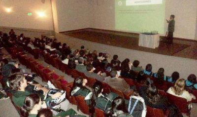 Presentaron el programa provincial de adicciones