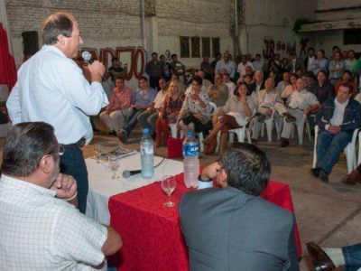 Los radicales comienzan a mover fichas