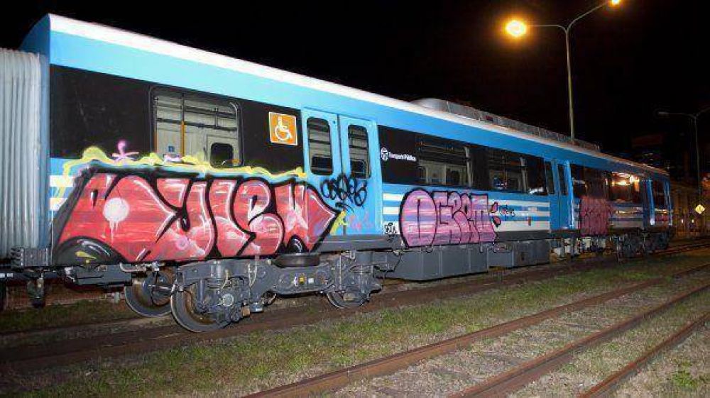Dos detenidos por actos de vandalismo en los nuevos trenes del Sarmiento