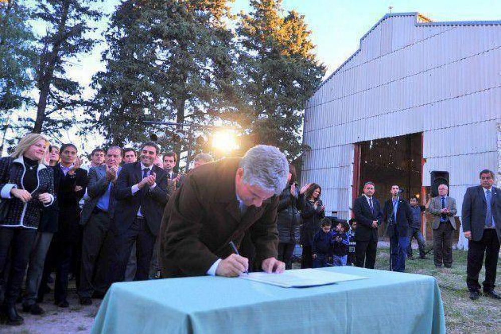 Poggi: �Donde hab�a abandono habr� salud y seguridad�