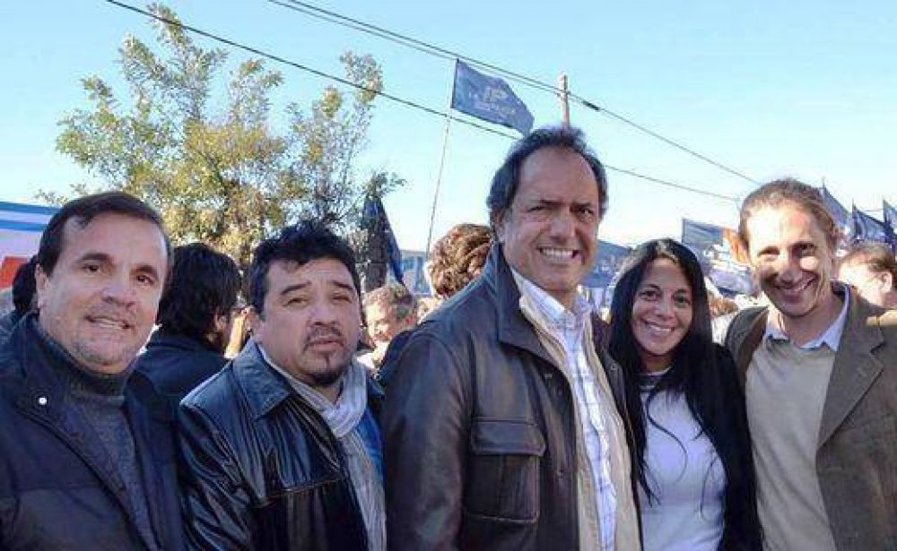 Bitz, C�ceres, Jalil y Letcher junto a Scioli en Los Toldos