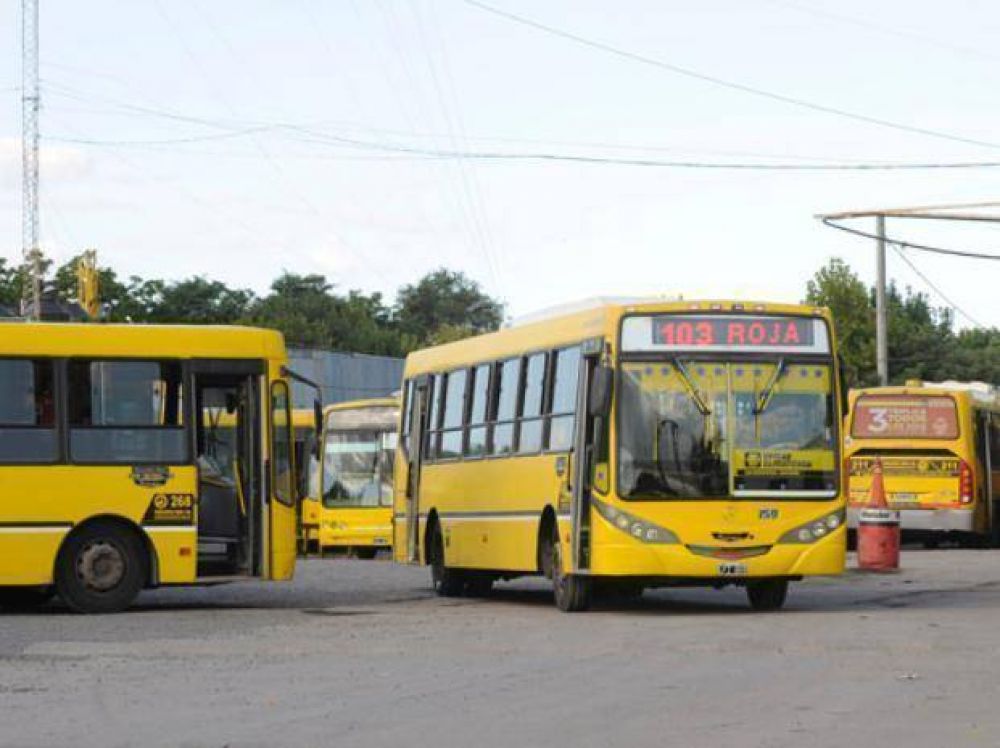 Choferes de colectivos de Rosario se suman al paro nacional de la UTA