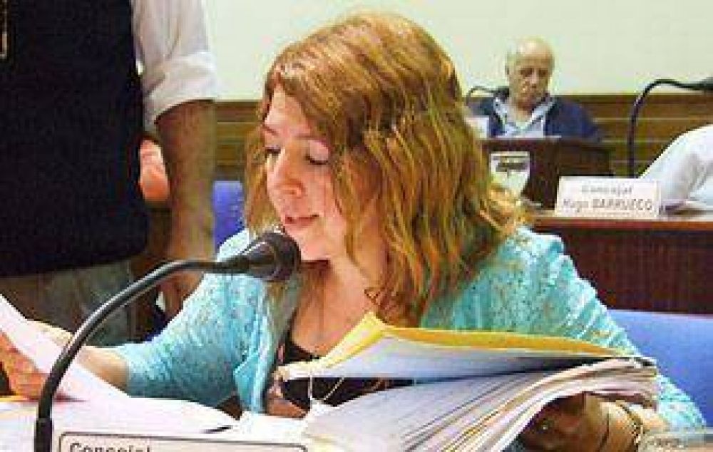 Para Ju�rez, la polic�a comunal �es un buen puntapi�
