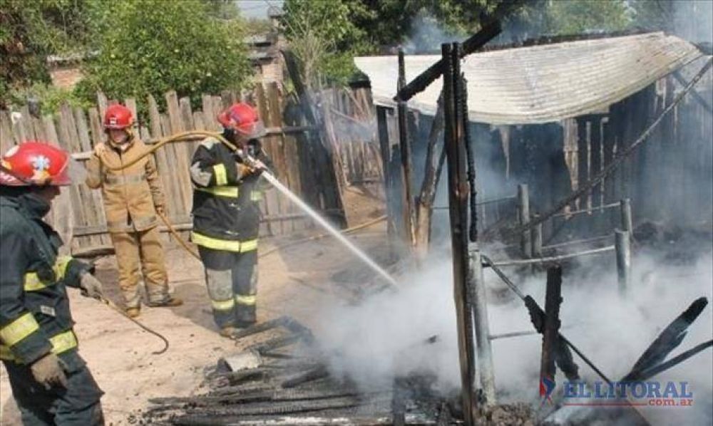 Familias perdieron todo lo que ten�an en el incendio de sus precarias casas