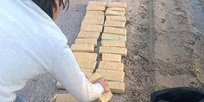 Secuestraron 34 kilos de panes de marihuana sobre la ruta N� 11 a cuatrocientos metros del Aeropuerto �El Puc��