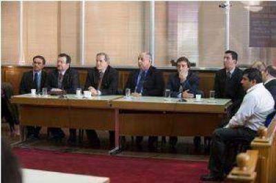 Por unanimidad, absuelven a los acusados por el robo al Naci�n