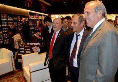 Coto abre hoy sus puertas y promete competencia 