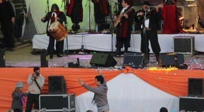 Una multitud vibr� con el Chaque�o Palavecino en la Laguna Arg�ello