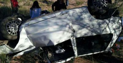 Vuelco en cercan�as de Cha�ar deja dos heridos