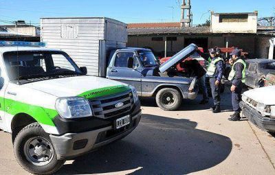 Secuestran camioneta que transportaba insumos de panader�a sin habilitaci�n municipal