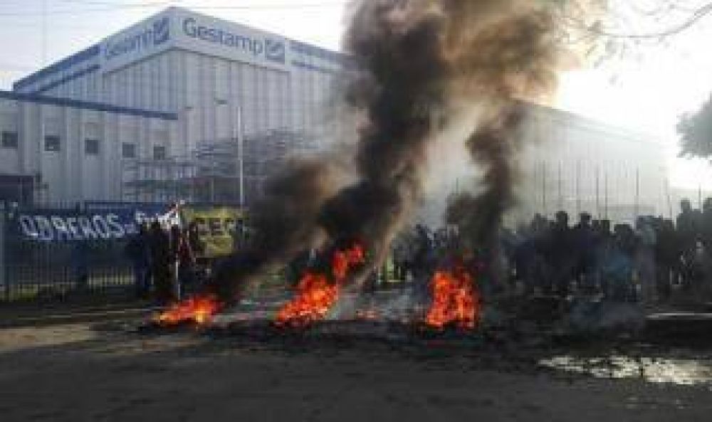 Crisis automotriz: Tensi�n en Escobar por la toma de la f�brica Gestamp
