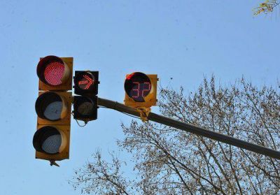 San Fernando, primer Municipio con sem�foros LED en todo el distrito