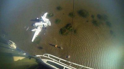 Tragedia en el Río de la Plata: cinco muertos y cuatro heridos por la caída de una avioneta