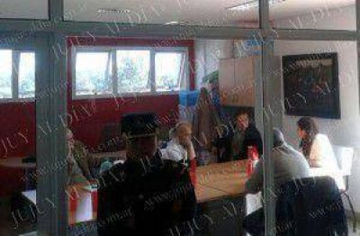 Trabajadores y miembros de la Comisi�n Directiva de ATSA exigen la renuncia de la Directora del Hospital de Ni�os de Jujuy