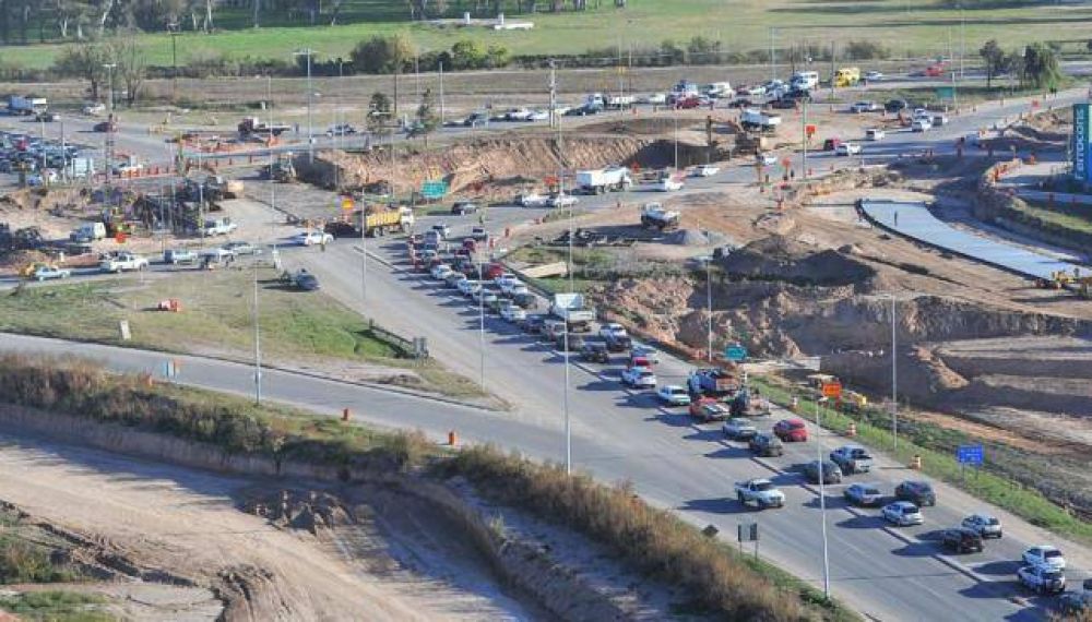 Colas y demoras por la obra en la zona del Tropez�n