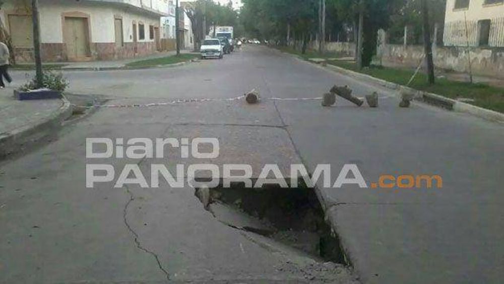 Cedi� el asfalto en la esquina de Pellegrini y Gorriti
